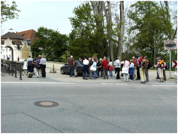 584x433 pixels (144K)